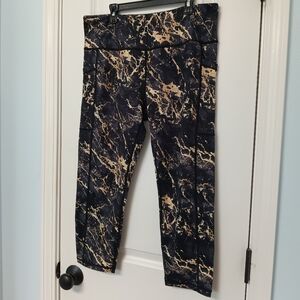 CVG Constantly Varied Gear Women’s XL Marble Print High Rise Capri Leggings